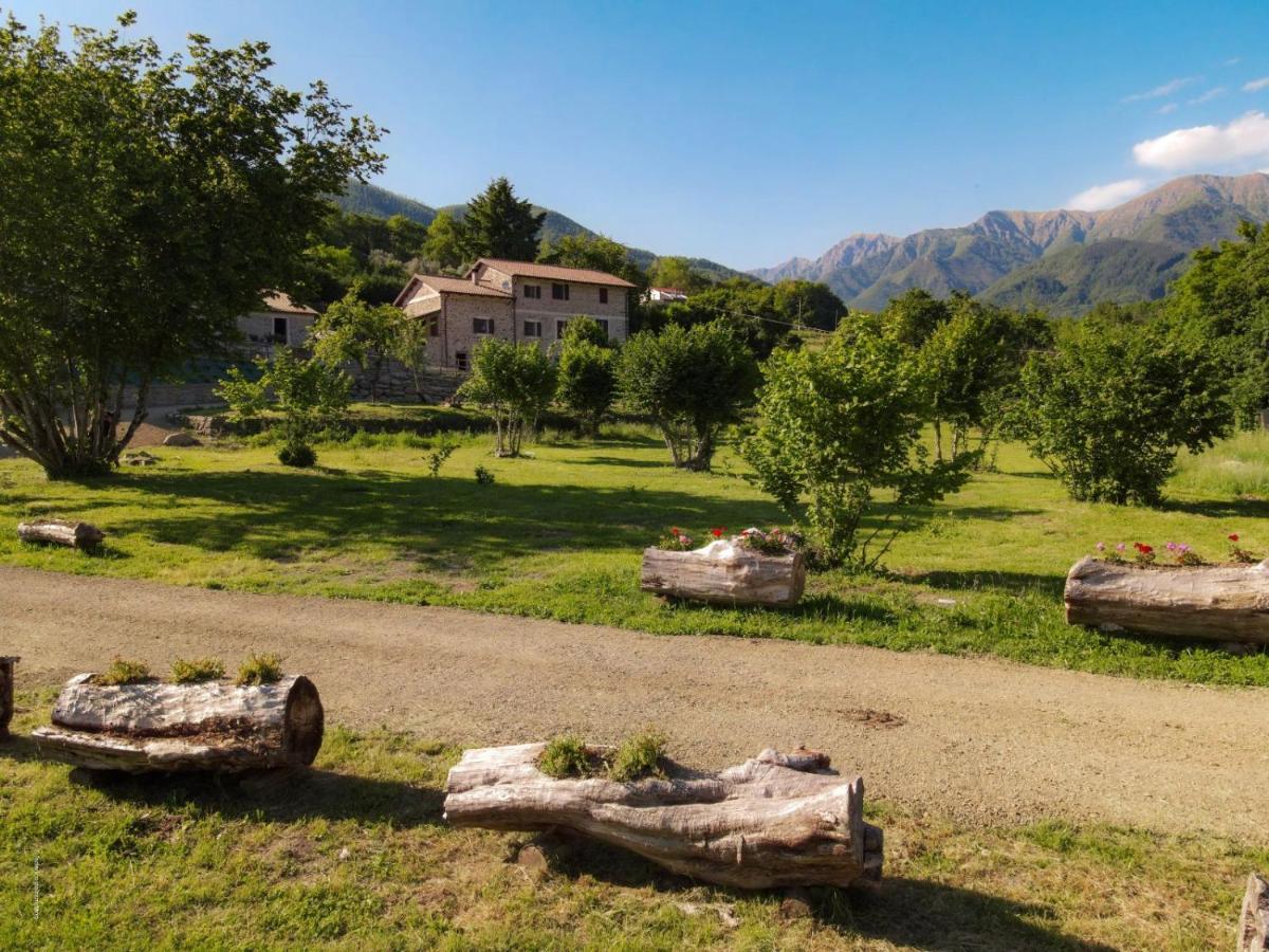 Agriturismo La Cascina Dei Chicchi Bagnone Exterior foto