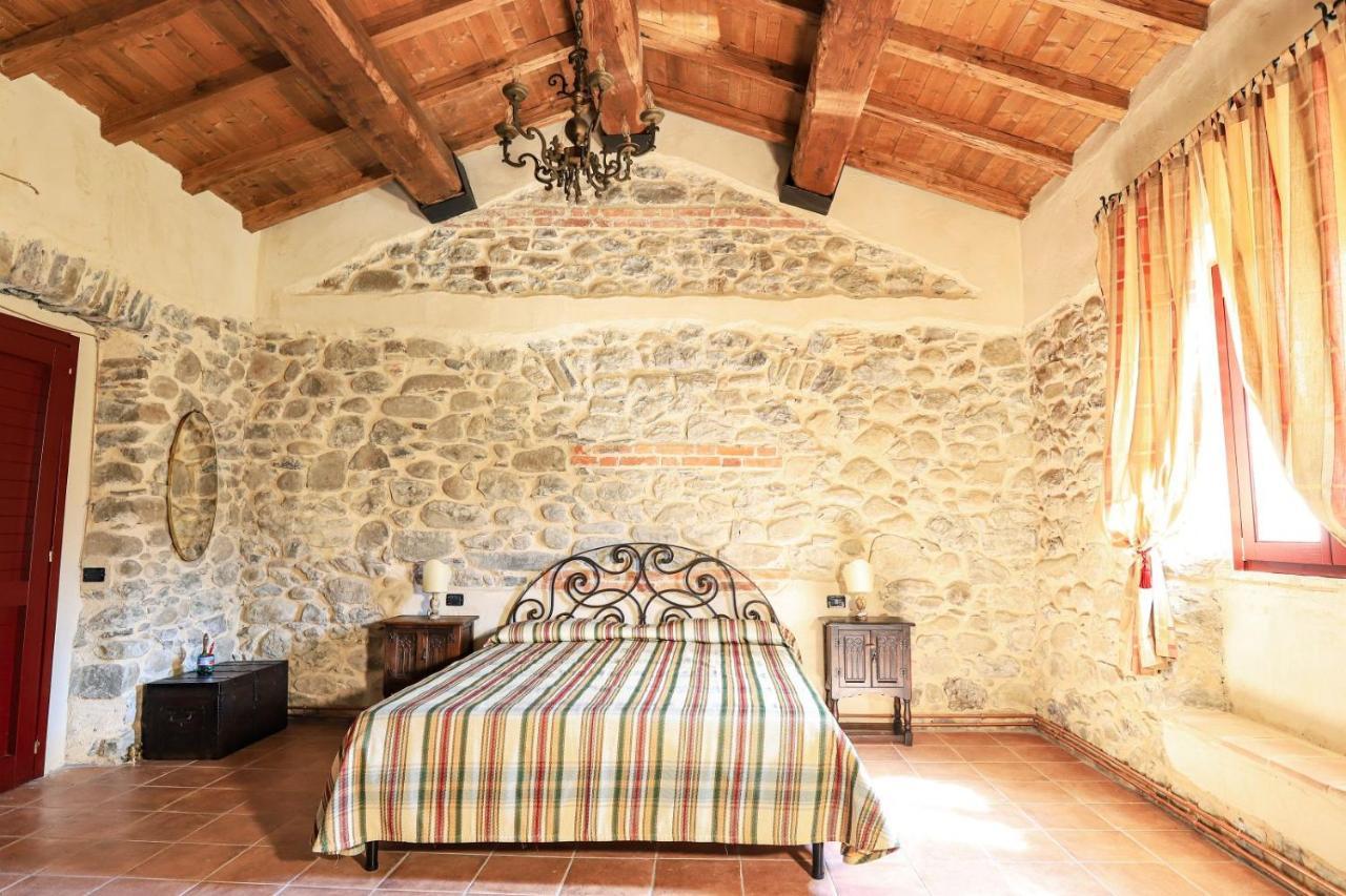 Agriturismo La Cascina Dei Chicchi Bagnone Exterior foto